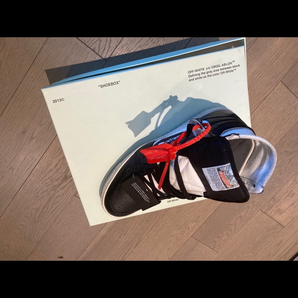 Off white hi top